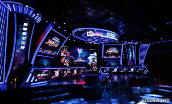 端的表现同 端的表现同